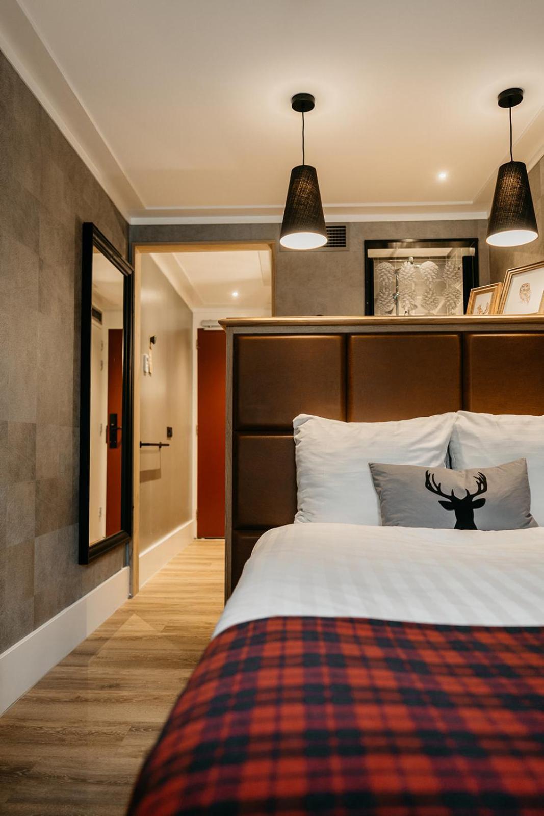 Badhotel Рокание Екстериор снимка